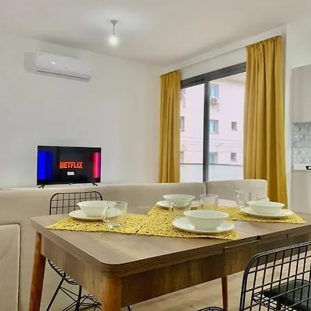 просторная с видом на горы и море Apartment *